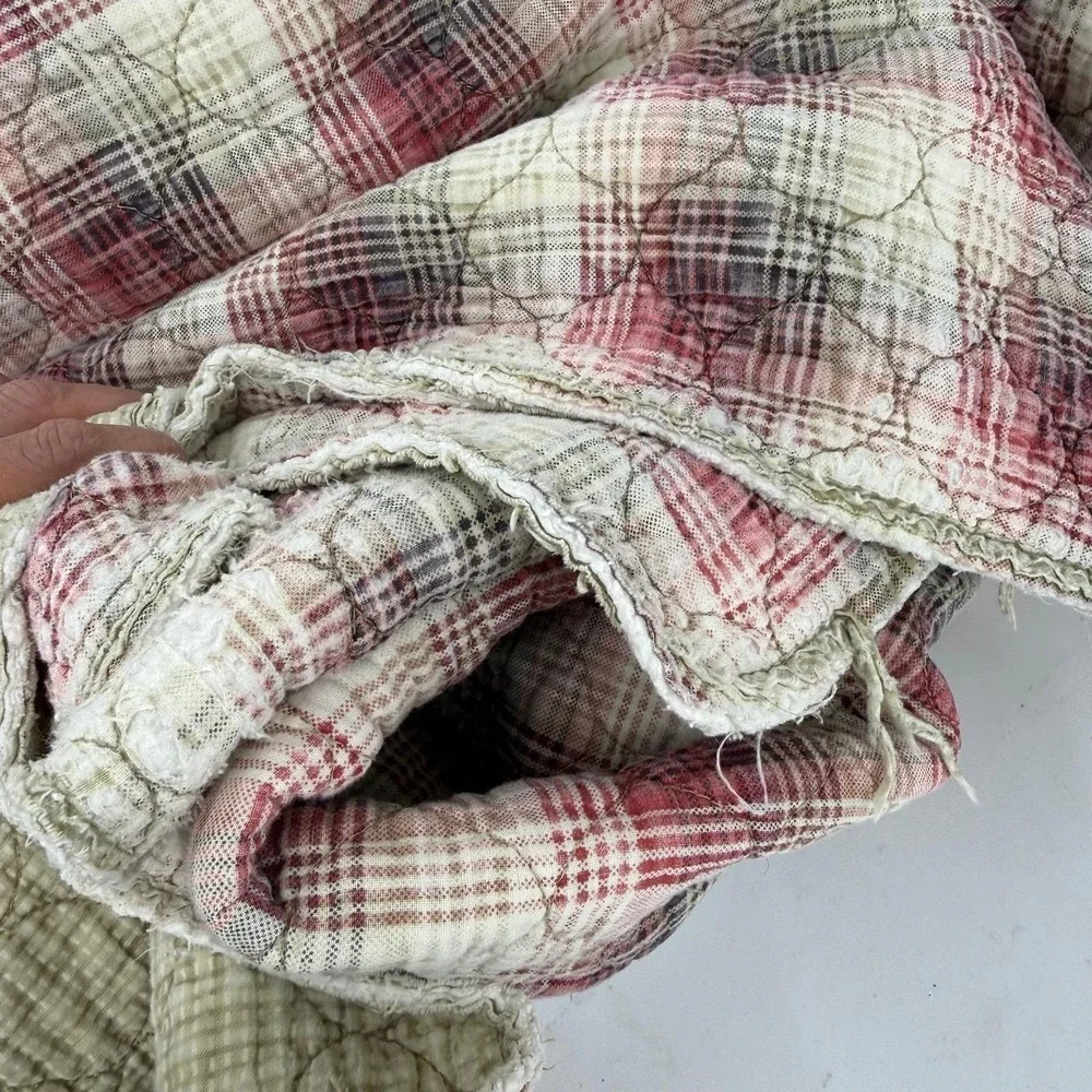 Vintage rustic red tan green & cream Quilt Blanket approximately 86.5